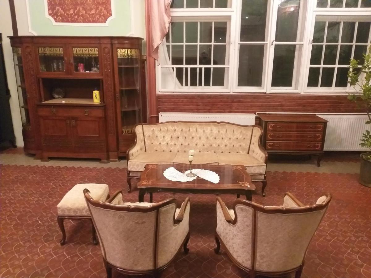 Meller-Kastely Villa Csurgo Buitenkant foto