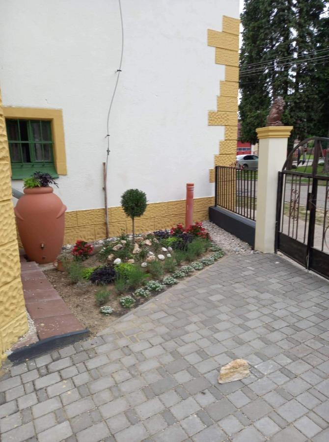 Meller-Kastely Villa Csurgo Buitenkant foto