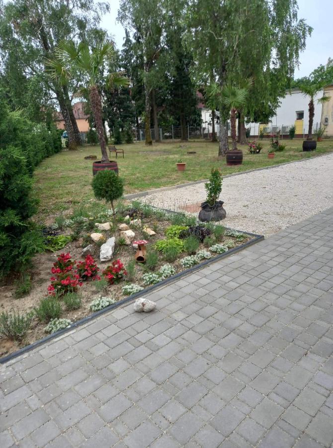 Meller-Kastely Villa Csurgo Buitenkant foto