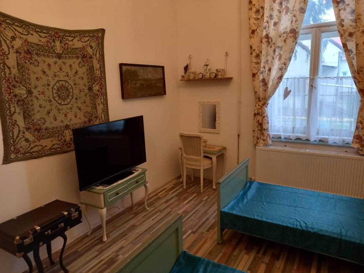 Meller-Kastely Villa Csurgo Buitenkant foto