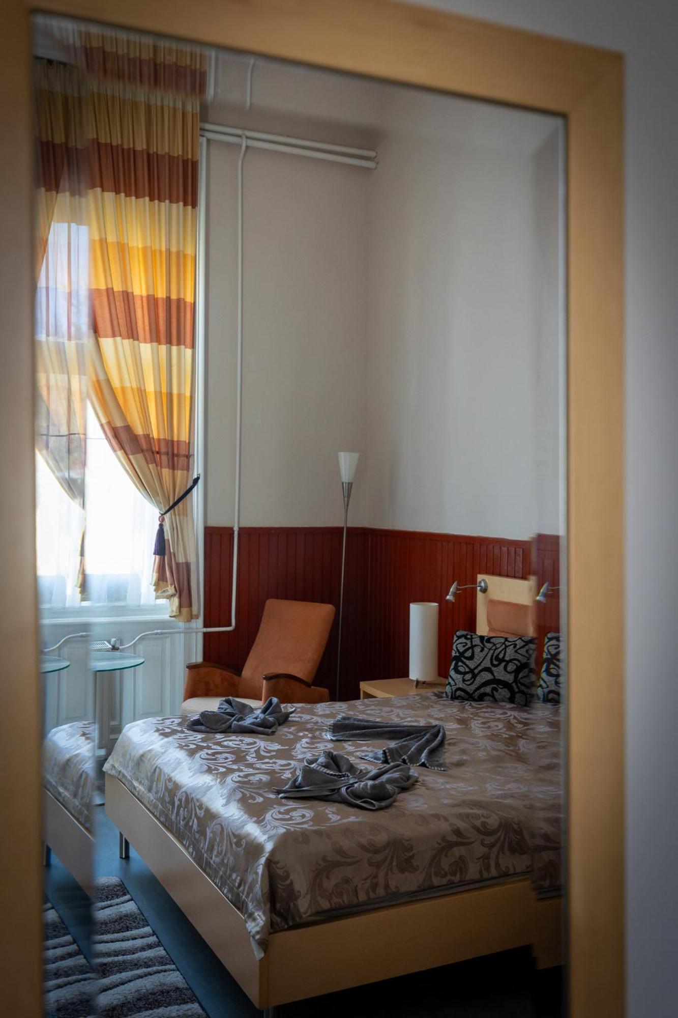 Meller-Kastely Villa Csurgo Buitenkant foto