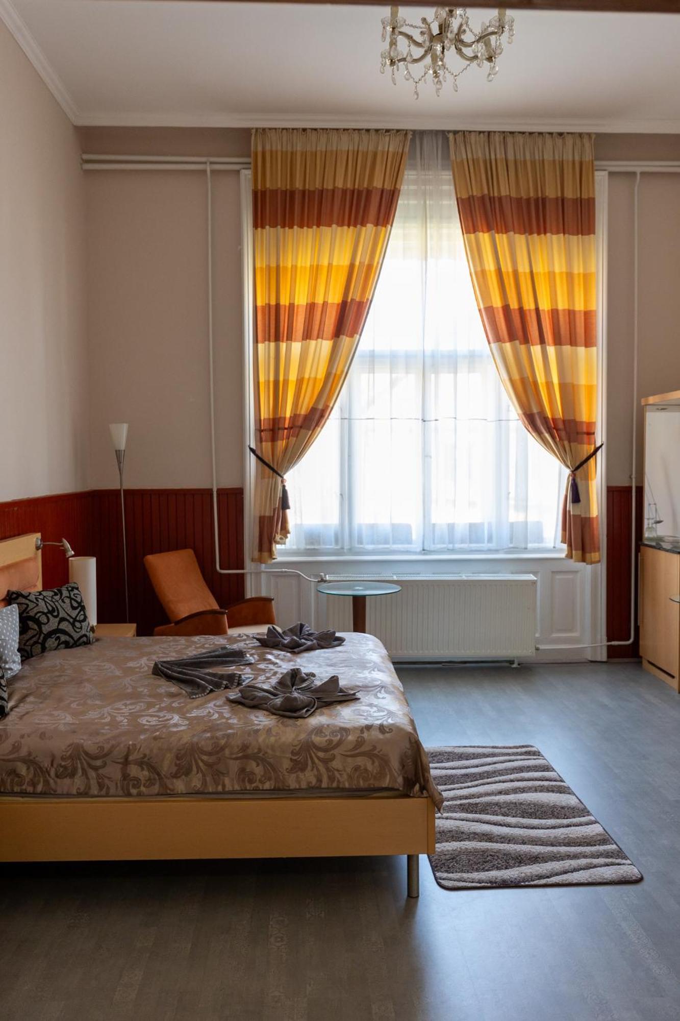 Meller-Kastely Villa Csurgo Buitenkant foto