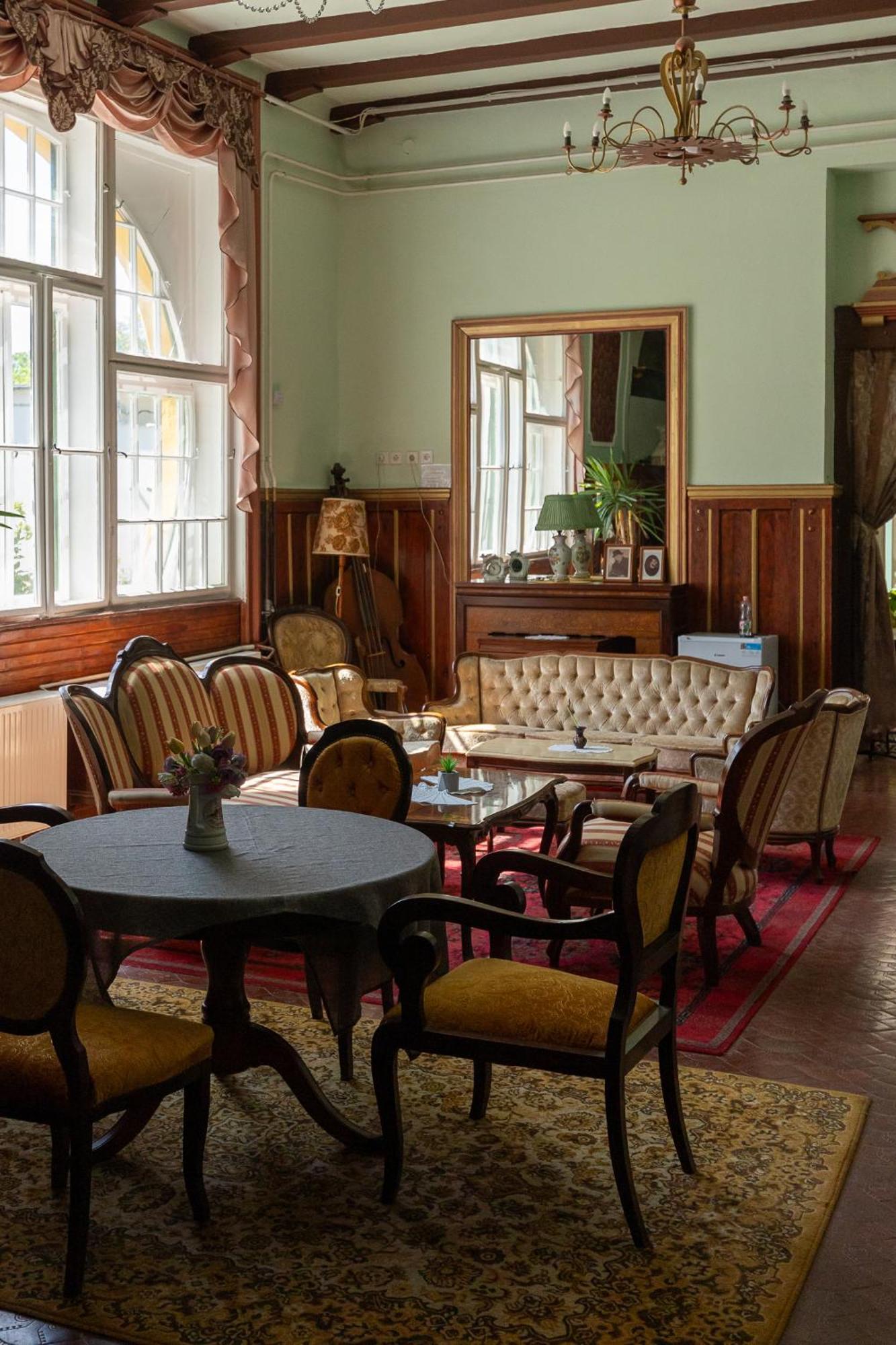Meller-Kastely Villa Csurgo Buitenkant foto